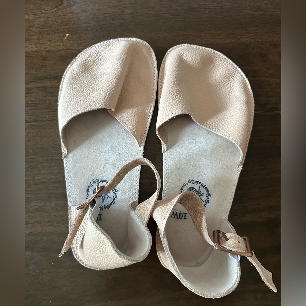 Butterfly Your World espadrilles with closed heel in beige size 10W